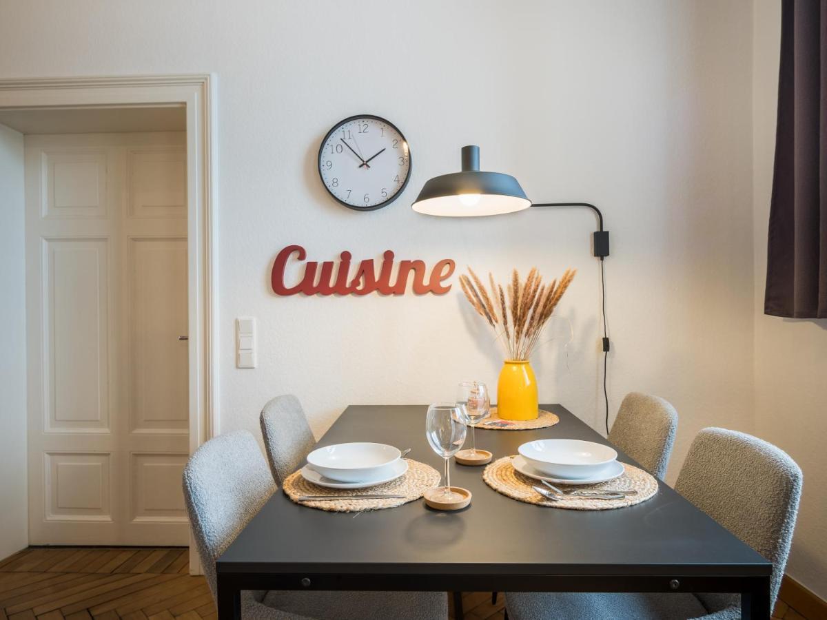 Schwarzlins Loftraum - Stilvolles Apartment Mit Smart Tv, Netflix, Disney Plus, Schnellem Wlan, Parken, Nespresso Занкт-Інґберт Екстер'єр фото