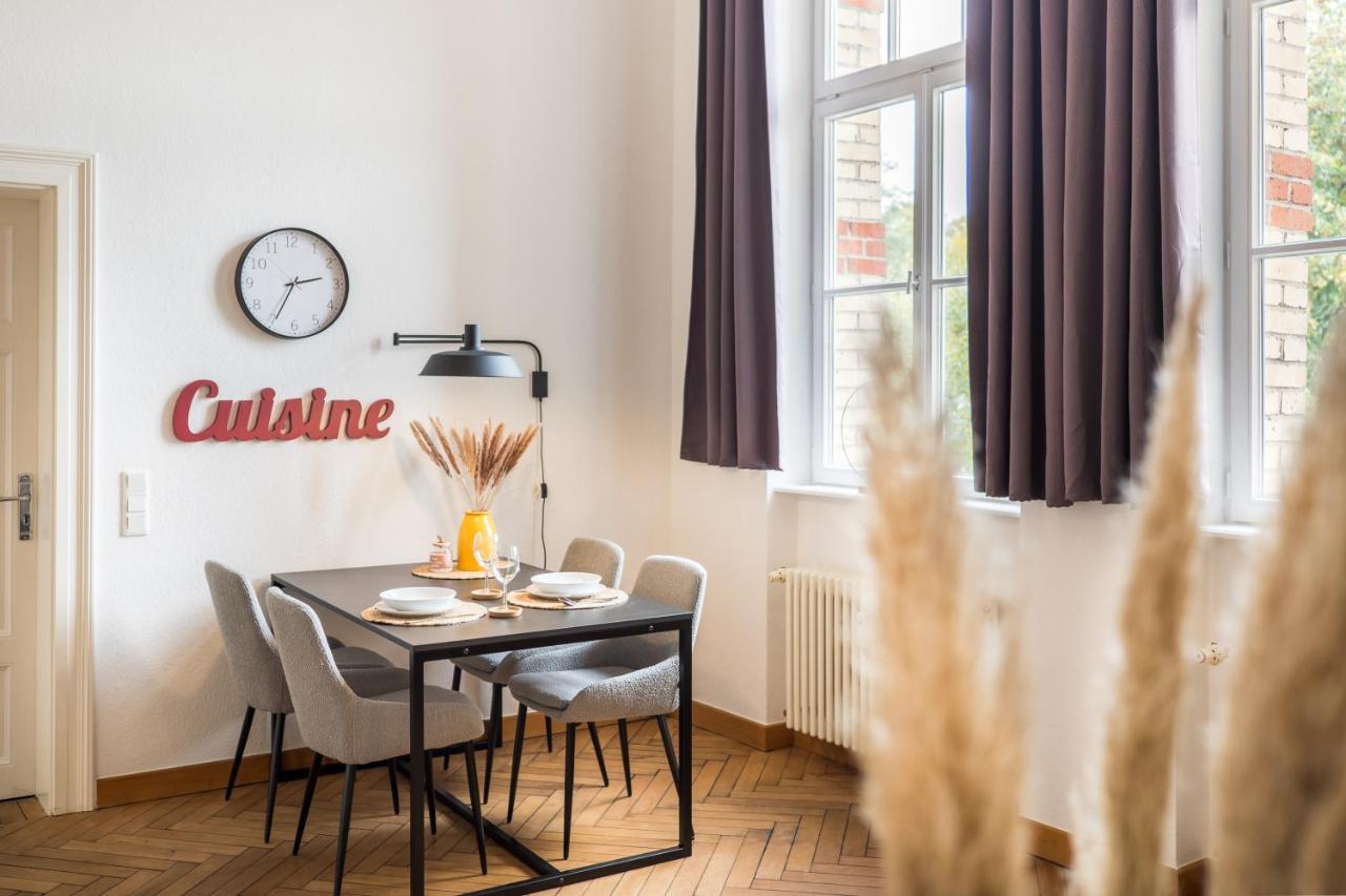Schwarzlins Loftraum - Stilvolles Apartment Mit Smart Tv, Netflix, Disney Plus, Schnellem Wlan, Parken, Nespresso Занкт-Інґберт Екстер'єр фото