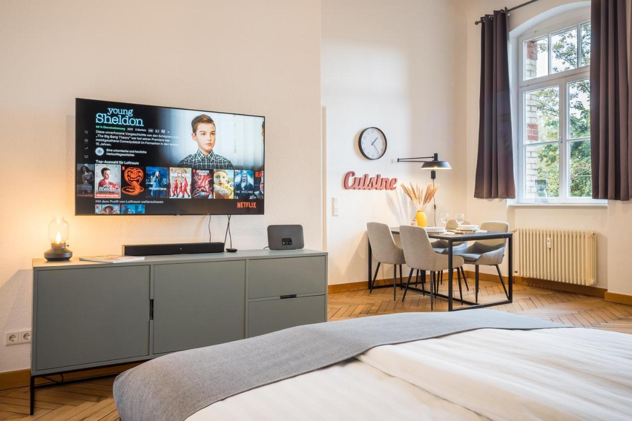 Schwarzlins Loftraum - Stilvolles Apartment Mit Smart Tv, Netflix, Disney Plus, Schnellem Wlan, Parken, Nespresso Занкт-Інґберт Екстер'єр фото